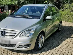 Silber Gebraucht 2009 Mercedes B200 Van / Kleinbus | 10.000 € (Teuer)
