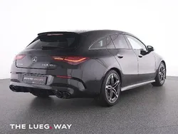 Schwarz metalliclack kosmossch Gebraucht 2025 Mercedes CLA45 AMG Shooting Brake AMG Kombi | 62.985 € (Teuer)