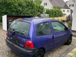 Violet Gebraucht 2000 Renault Twingo Expression Kleinwagen | 750 € (Guter Preis)