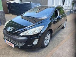 Schwarz Gebraucht 2011 Peugeot 308 Family Kombi | 4.990 €