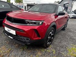 Kosmosrotmet. Gebraucht 2024 Opel Mokka Ultimate SUV | 21.490 € (Fairer Preis)