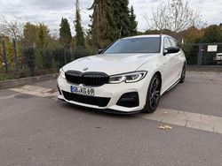 Weiß Gebraucht 2019 BMW 320 M Sport Kombi | 30.990 € (Etwas zu teuer)