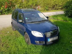 Blau Gebraucht 2009 Skoda Roomster Kombi | 1.880 € (Fairer Preis)