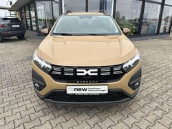 Beige ochre Gebraucht 2024 Dacia Sandero Extreme Kleinwagen | 18.990 € (Etwas zu teuer)