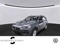 Delfingrau (metallic) Gebraucht 2024 Seat Tarraco Style SUV | 31.480 € (Guter Preis)