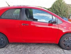 Rot Gebraucht 2007 Toyota Yaris Cool Limousine | 1.800 € (Guter Preis)