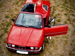 Rot Gebraucht 1989 BMW 320 Cabriolet Sport Line Cabrio | 22.900 €