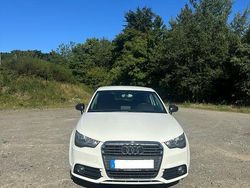 Weiß Gebraucht 2014 Audi A1 Ambition Kleinwagen | 5.899 € (Guter Preis)