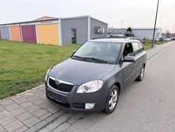 Grau Gebraucht 2009 Skoda Fabia Style Kombi | 2.599 € (Guter Preis)