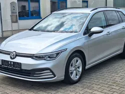 Silber Gebraucht 2022 VW Golf VIII Life Kombi | 16.750 € (Fairer Preis)