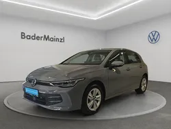 Grau Gebraucht 2024 VW Golf VIII Life Limousine | 25.930 € (Fairer Preis)