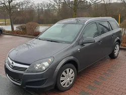 Grau Gebraucht 2010 Opel Astra Kombi | 750 € (Superpreis)