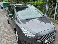 Grau Gebraucht 2017 Ford S-MAX Titanium Van / Kleinbus | 14.500 € (Guter Preis)