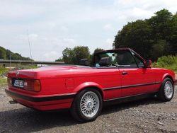 Rot Gebraucht 1991 BMW 318 Cabriolet Sport Line Cabrio | 15.318 €