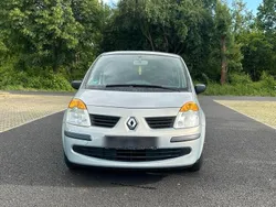 Grau Gebraucht 2005 Renault Modus Van / Kleinbus | 1.990 €