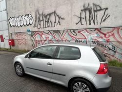 Silber Gebraucht 2005 VW Golf V Kleinwagen | 2.000 € (Fairer Preis)