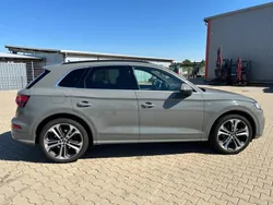 Grau Gebraucht 2020 Audi Q5 SUV | 35.000 € (Teuer)