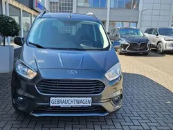 Grau Gebraucht 2018 Ford Tourneo Courier Ambiente Van / Kleinbus | 11.400 € (Etwas zu teuer)