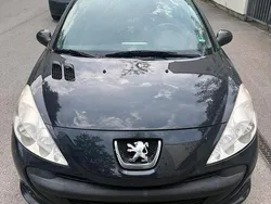 Schwarz Gebraucht 2009 Peugeot 206 Kleinwagen | 1.600 €