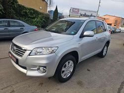 Silver metallic Gebraucht 2011 Toyota RAV4 Life SUV | 10.500 €