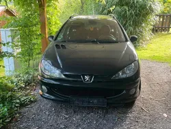 Schwarz Gebraucht 2003 Peugeot 206 Kombi | 1.000 € (Guter Preis)