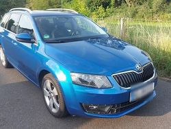 Blau Gebraucht 2015 Skoda Octavia Kombi | 12.100 € (Guter Preis)