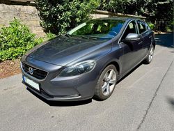 Grau Gebraucht 2012 Volvo V40 Momentum Kombi | 8.450 € (Etwas zu teuer)