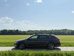 Schwarz Gebraucht 2017 Skoda Superb SportLine Kombi | 16.200 € (Superpreis)