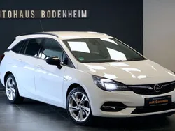 Weiß Gebraucht 2021 Opel Astra GS Line Kombi | 11.990 €
