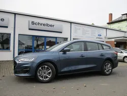 Chromabluemet. (metallic) Gebraucht 2023 Ford Focus Titanium Kombi | 24.950 € (Etwas zu teuer)