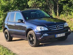 Blau Gebraucht 2003 Mercedes ML500 SUV | 9.000 €