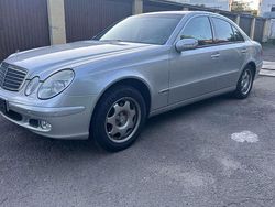 Brillantsilber metalliclack Gebraucht 2003 Mercedes E200 Limousine | 3.500 € (Fairer Preis)