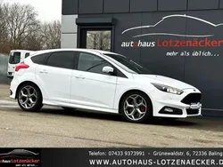 Weiß Gebraucht 2016 Ford Focus ST Limousine | 16.690 € (Fairer Preis)