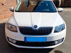 Weiß Gebraucht 2014 Skoda Octavia Elegance Kombi | 11.000 € (Fairer Preis)