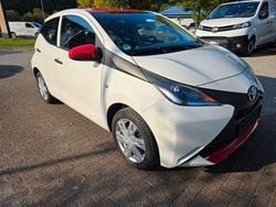 Weiß Gebraucht 2016 Toyota Aygo Kleinwagen | 7.300 € (Fairer Preis)