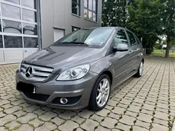 Grau Gebraucht 2010 Mercedes B200 Van / Kleinbus | 5.500 € (Fairer Preis)