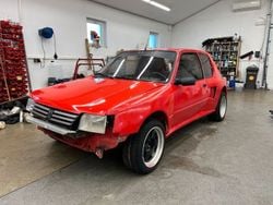 Rot Gebraucht 1989 Peugeot 205 GTi Limousine | 9.900 €