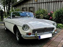Weiß Gebraucht 1973 MG B Cabrio | 19.790 €