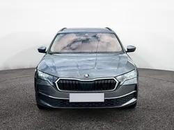 Graphitegrau Gebraucht 2024 Skoda Octavia Selection Kombi | 29.390 € (Guter Preis)