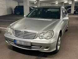 Grau Gebraucht 2005 Mercedes C220 Limousine | 3.500 € (Teuer)