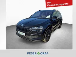 Blackmagicperleffekt Gebraucht 2024 Skoda Karoq SportLine SUV | 35.460 € (Etwas zu teuer)