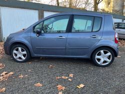 Grau Gebraucht 2007 Renault Modus Van / Kleinbus | 1.650 € (Fairer Preis)