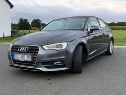 Grau Gebraucht 2014 Audi A3 S-Line Limousine | 11.799 € (Fairer Preis)