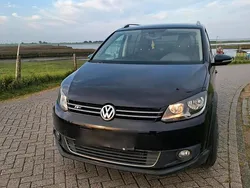 Schwarz Gebraucht 2011 VW Touran Cross Van / Kleinbus | 6.649 € (Fairer Preis)