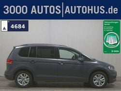 Grau Gebraucht 2023 VW Touran Comfortline Van / Kleinbus | 18.680 € (Superpreis)