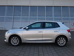 Silber Gebraucht 2022 Skoda Fabia Ambition Limousine | 17.450 € (Fairer Preis)