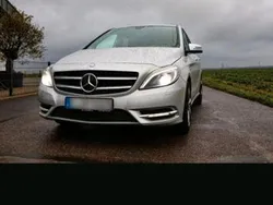 Grau Gebraucht 2011 Mercedes B180 Van / Kleinbus | 7.500 € (Etwas zu teuer)