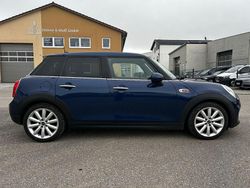 Deep blue metallic Gebraucht 2016 Mini ONE Kleinwagen | 9.600 € (Fairer Preis)