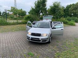 Grau Gebraucht 2006 Skoda Fabia Classic Kleinwagen | 2.999 € (Teuer)