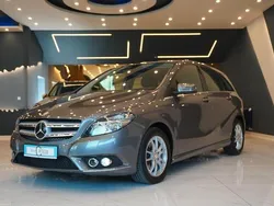 Grau Gebraucht 2014 Mercedes B180 Van / Kleinbus | 11.999 € (Fairer Preis)
